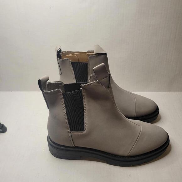 NWT Toms Gray Cement Pull on Rounded Toe Skylar Ankle Chelsea Boots Size 7 - Picture 2 of 6